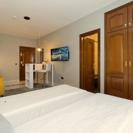 La Palmera Aparthotel Alhaurín el Grande Стая снимка
