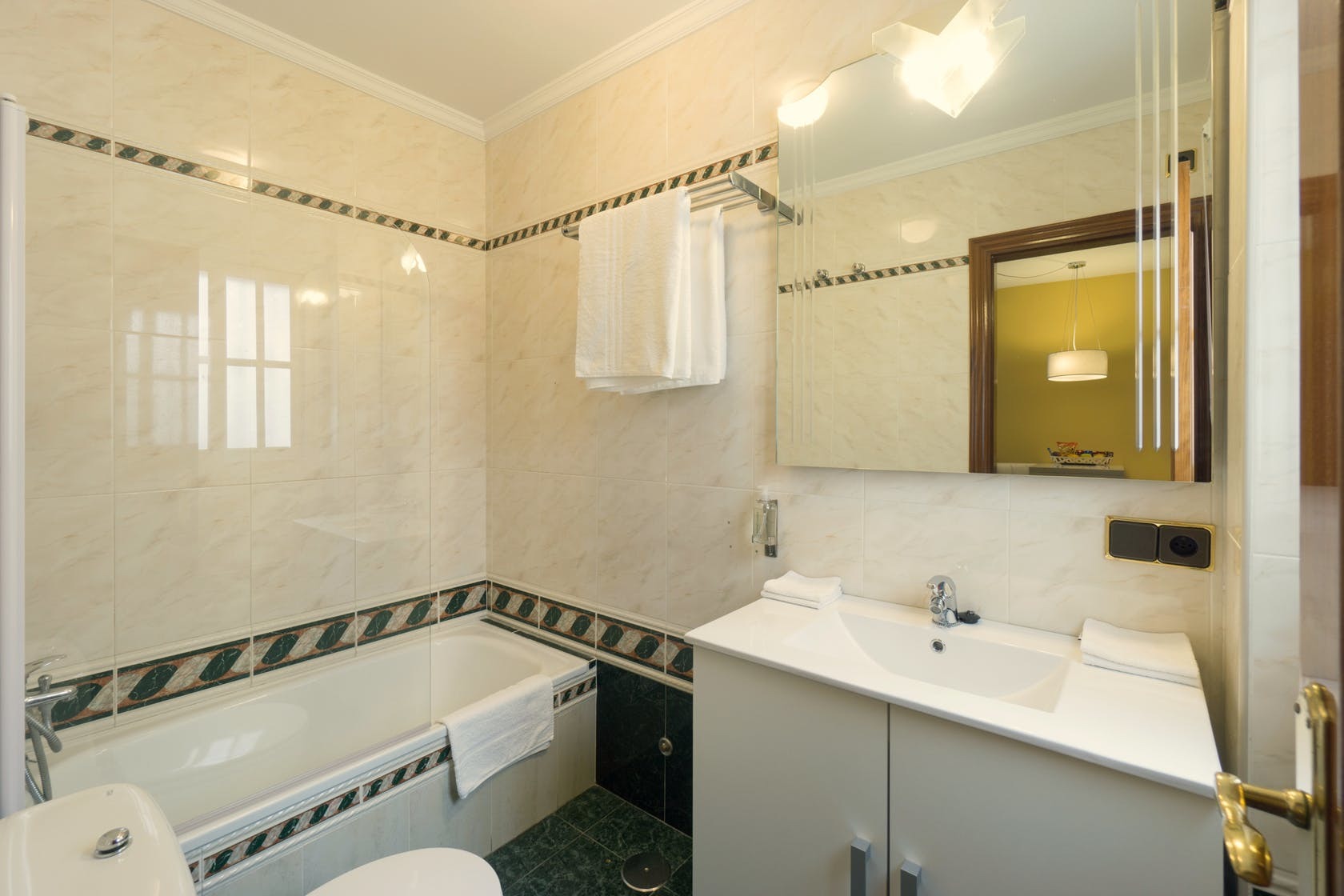 La Palmera Aparthotel Alhaurín el Grande Стая снимка